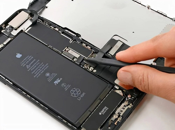 苹果11换电池多少钱图片